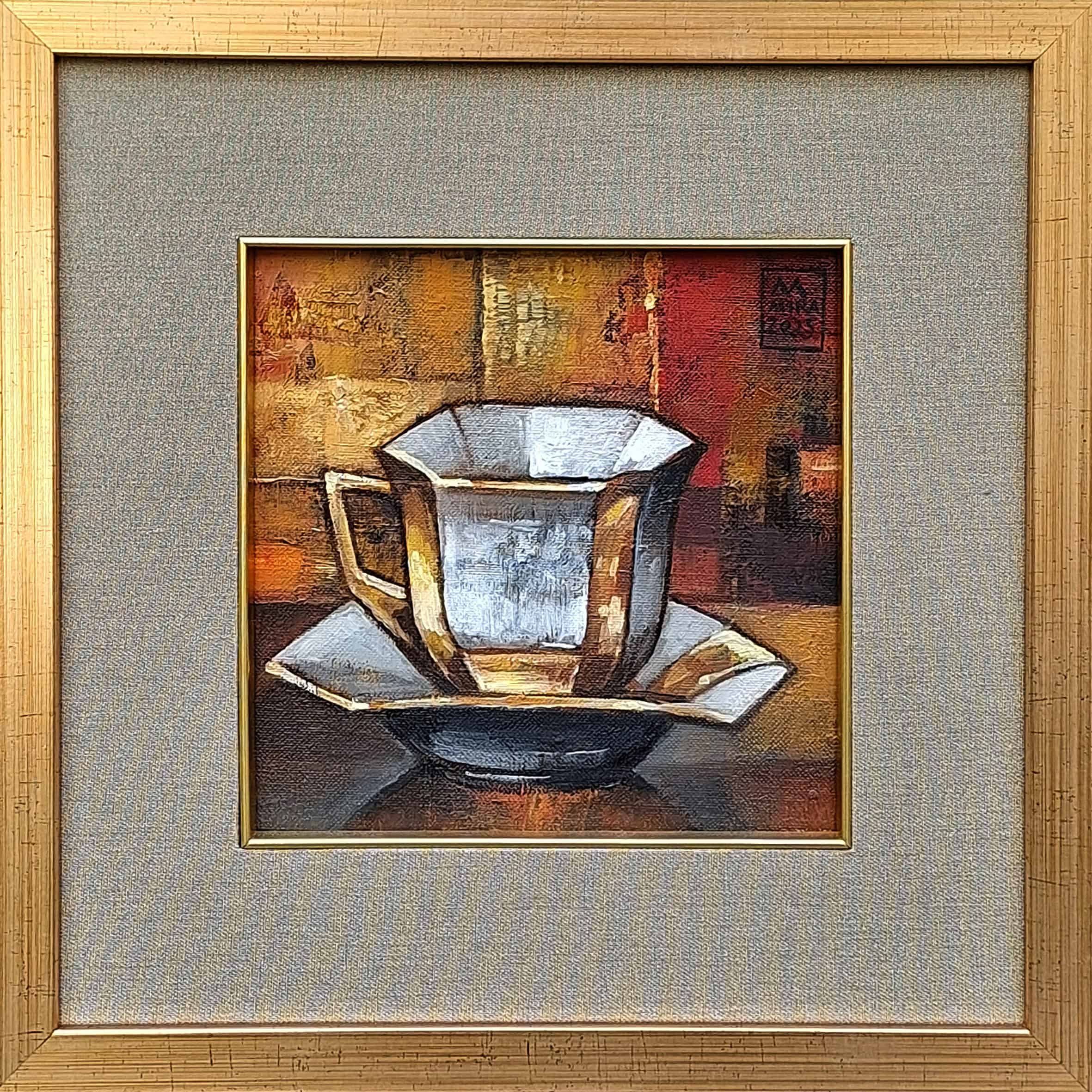 Biało złota filiżanka